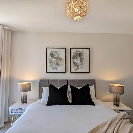 Elite Serenity Apartment Hemel Hempstead Bagian luar foto